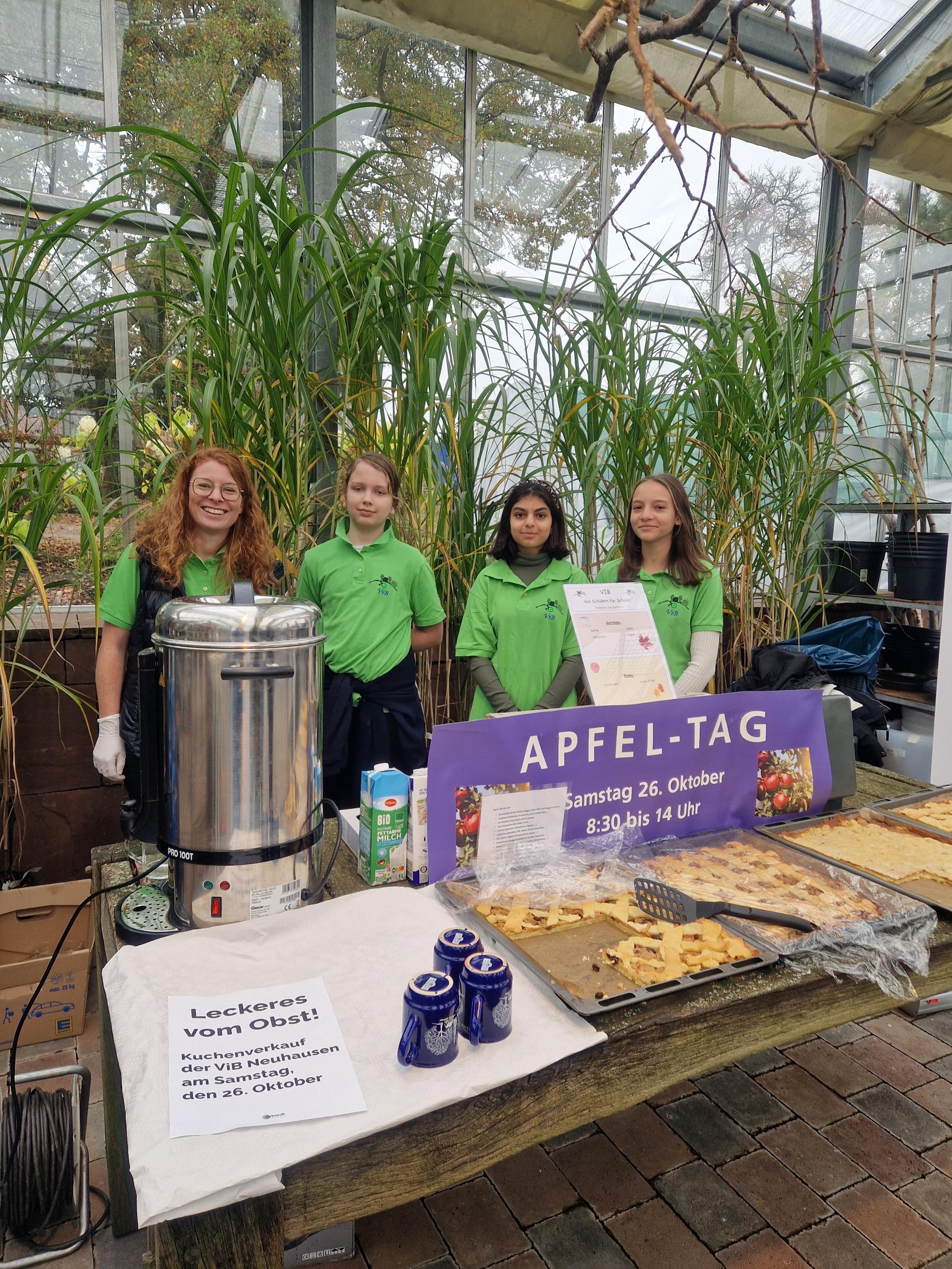 Apfelkuchenverkauf am Apfeltag